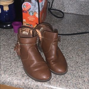 Little girls brown boots